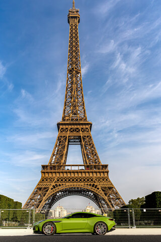 HXONE700 Montmartre